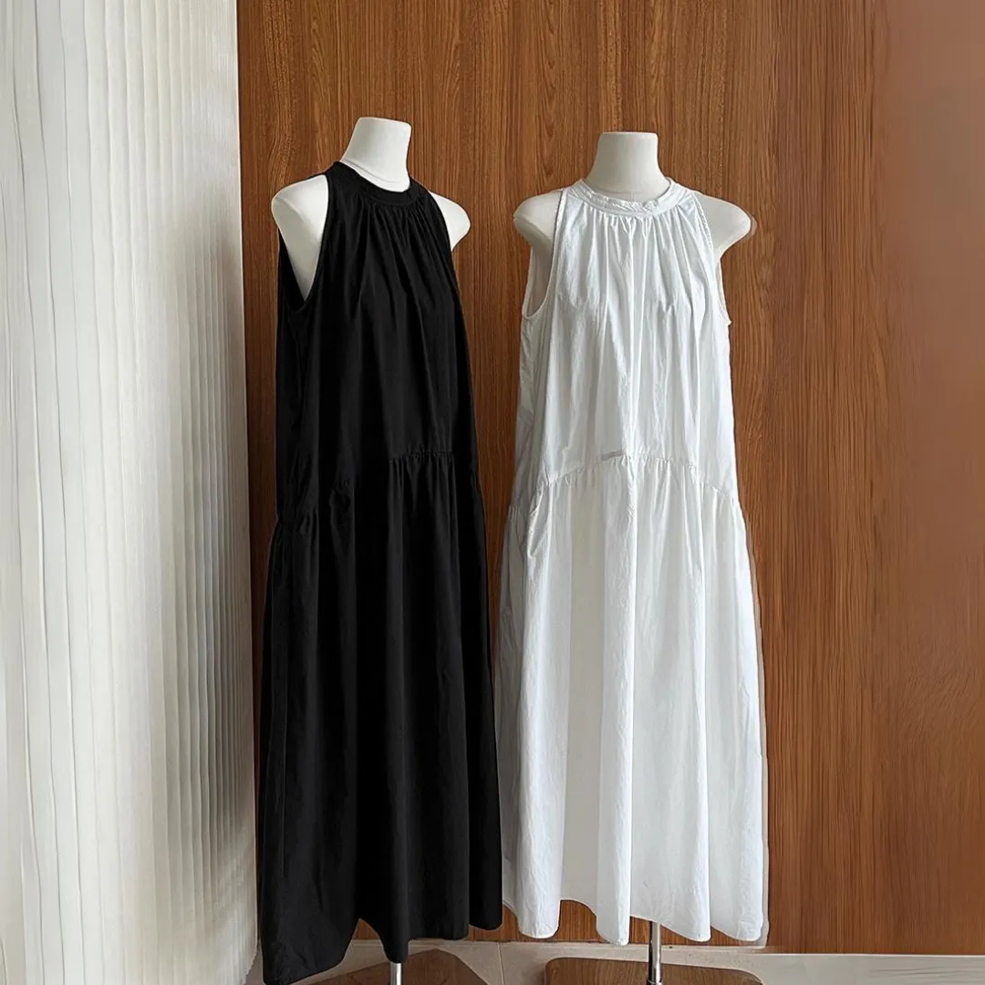 无袖挂脖大摆连衣裙 Elegant Relaxed Sleeveless Halter Neck Dress