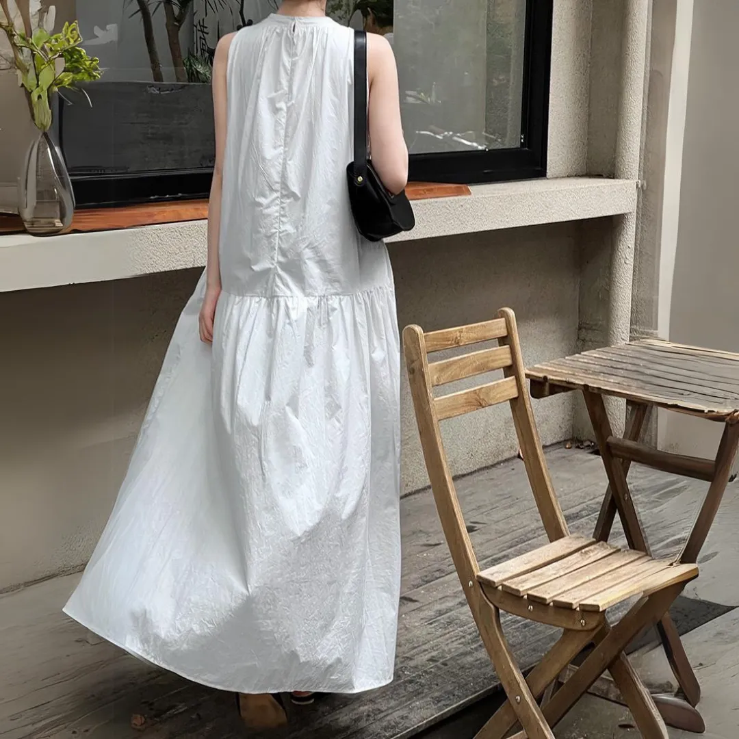 无袖挂脖大摆连衣裙 Elegant Relaxed Sleeveless Halter Neck Dress