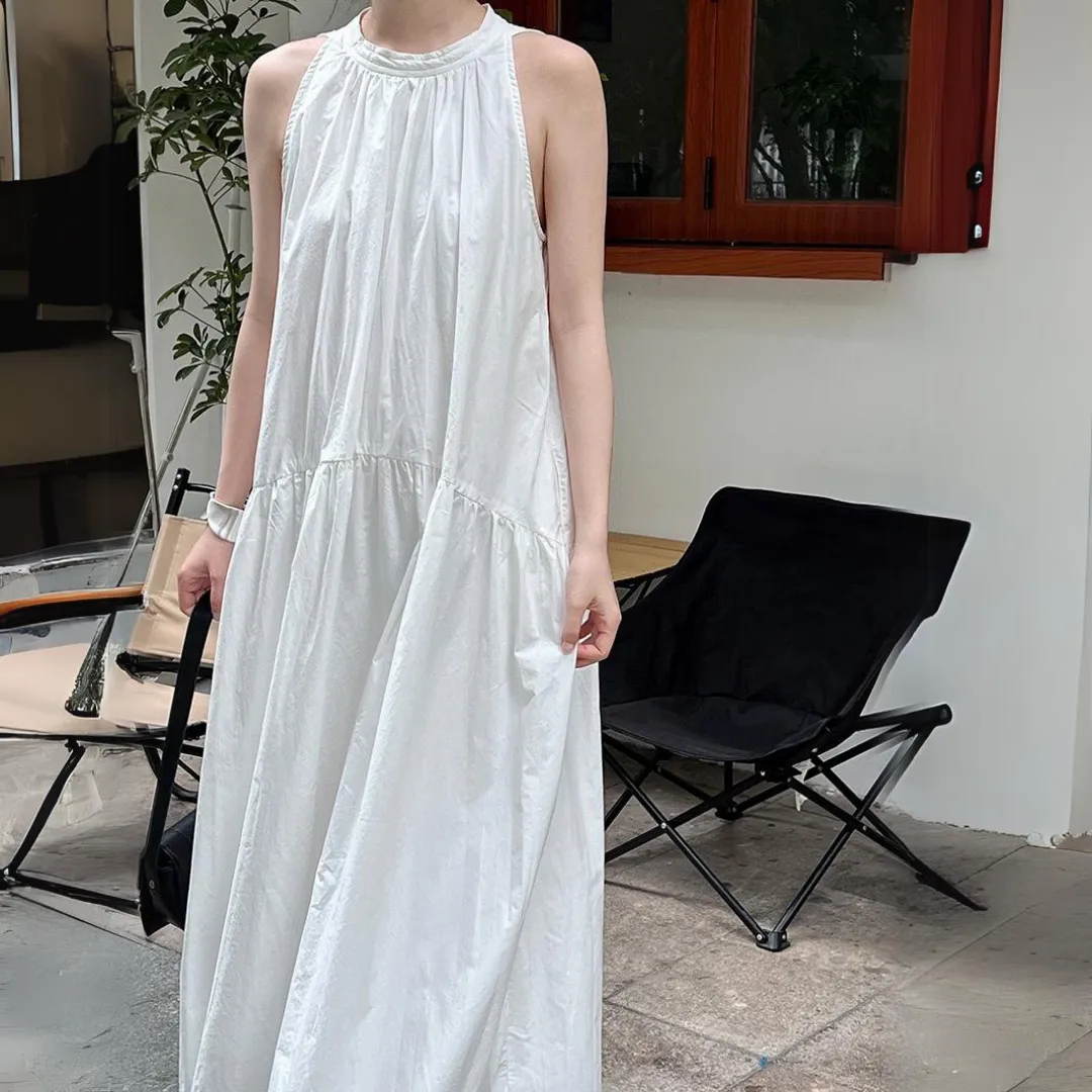 无袖挂脖大摆连衣裙 Elegant Relaxed Sleeveless Halter Neck Dress