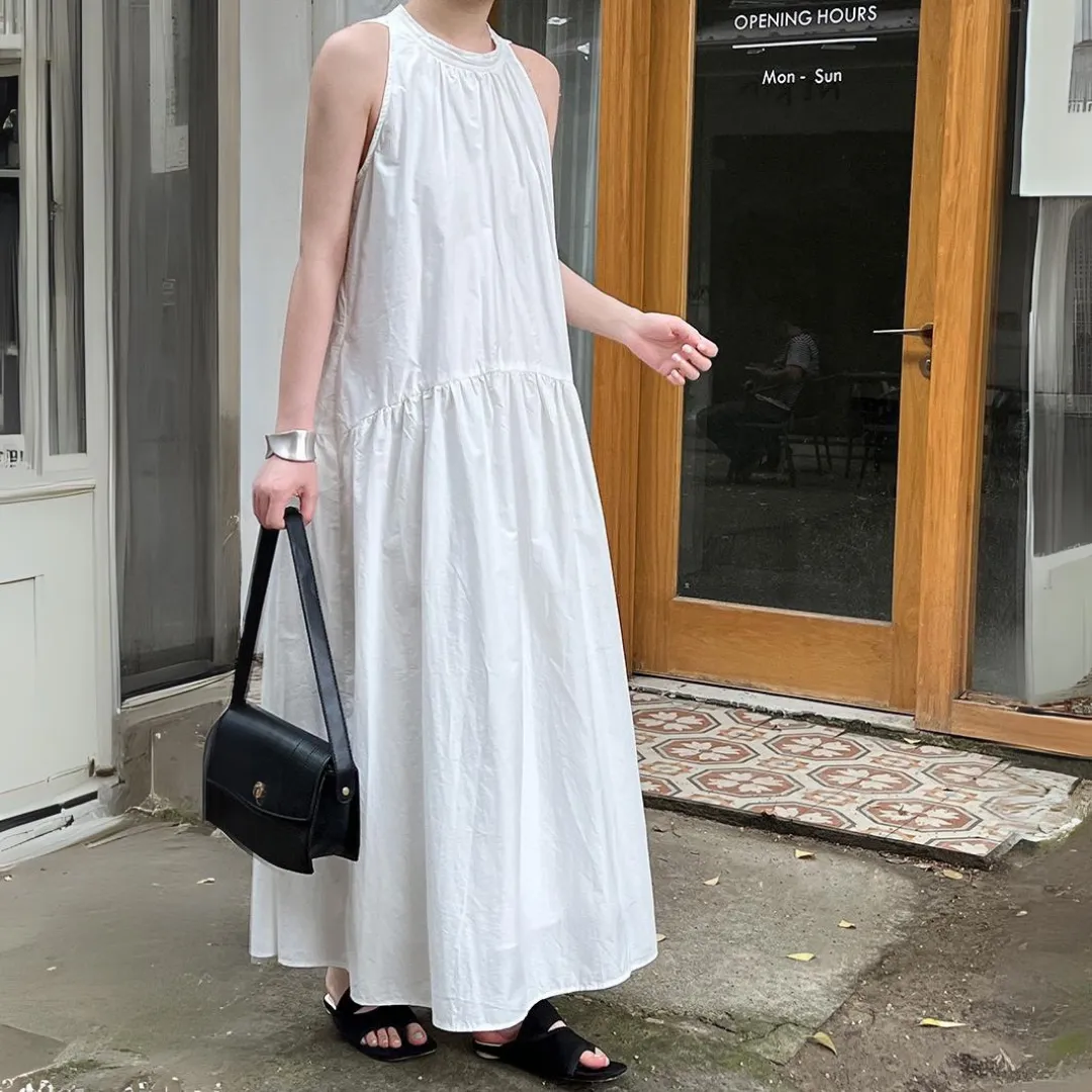 无袖挂脖大摆连衣裙 Elegant Relaxed Sleeveless Halter Neck Dress
