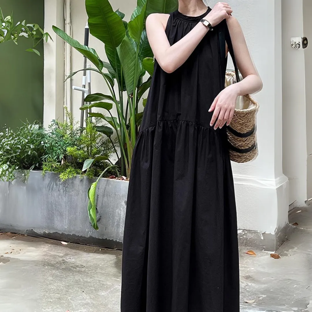 无袖挂脖大摆连衣裙 Elegant Relaxed Sleeveless Halter Neck Dress