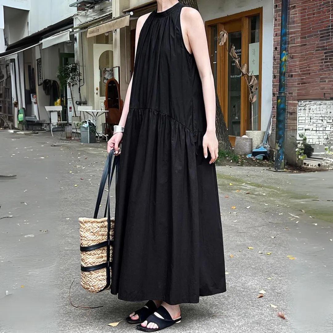 无袖挂脖大摆连衣裙 Elegant Relaxed Sleeveless Halter Neck Dress