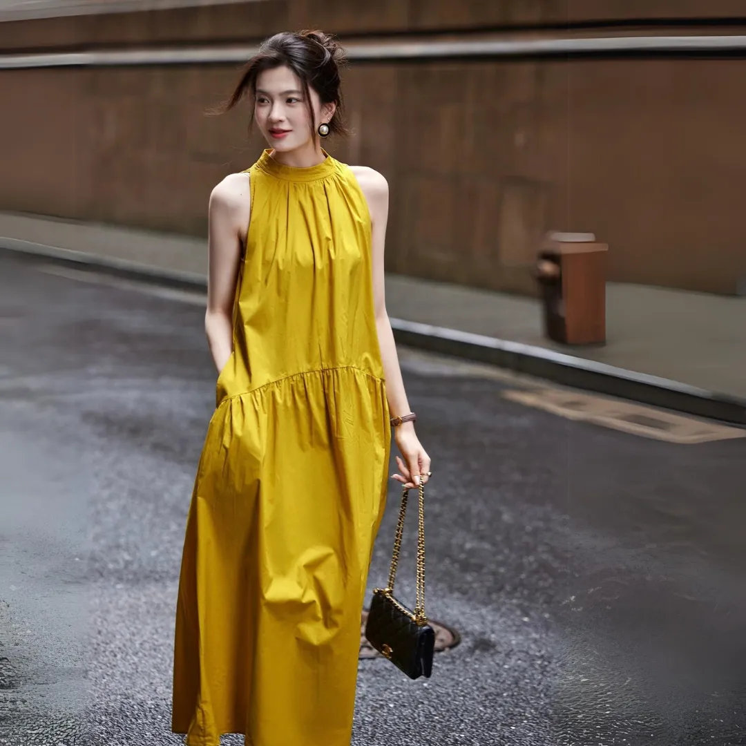 无袖挂脖大摆连衣裙 Elegant Relaxed Sleeveless Halter Neck Dress