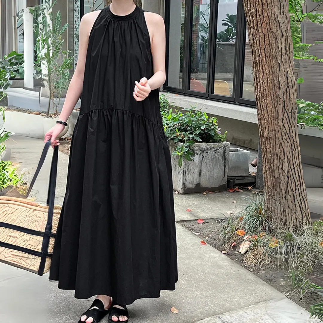 无袖挂脖大摆连衣裙 Elegant Relaxed Sleeveless Halter Neck Dress