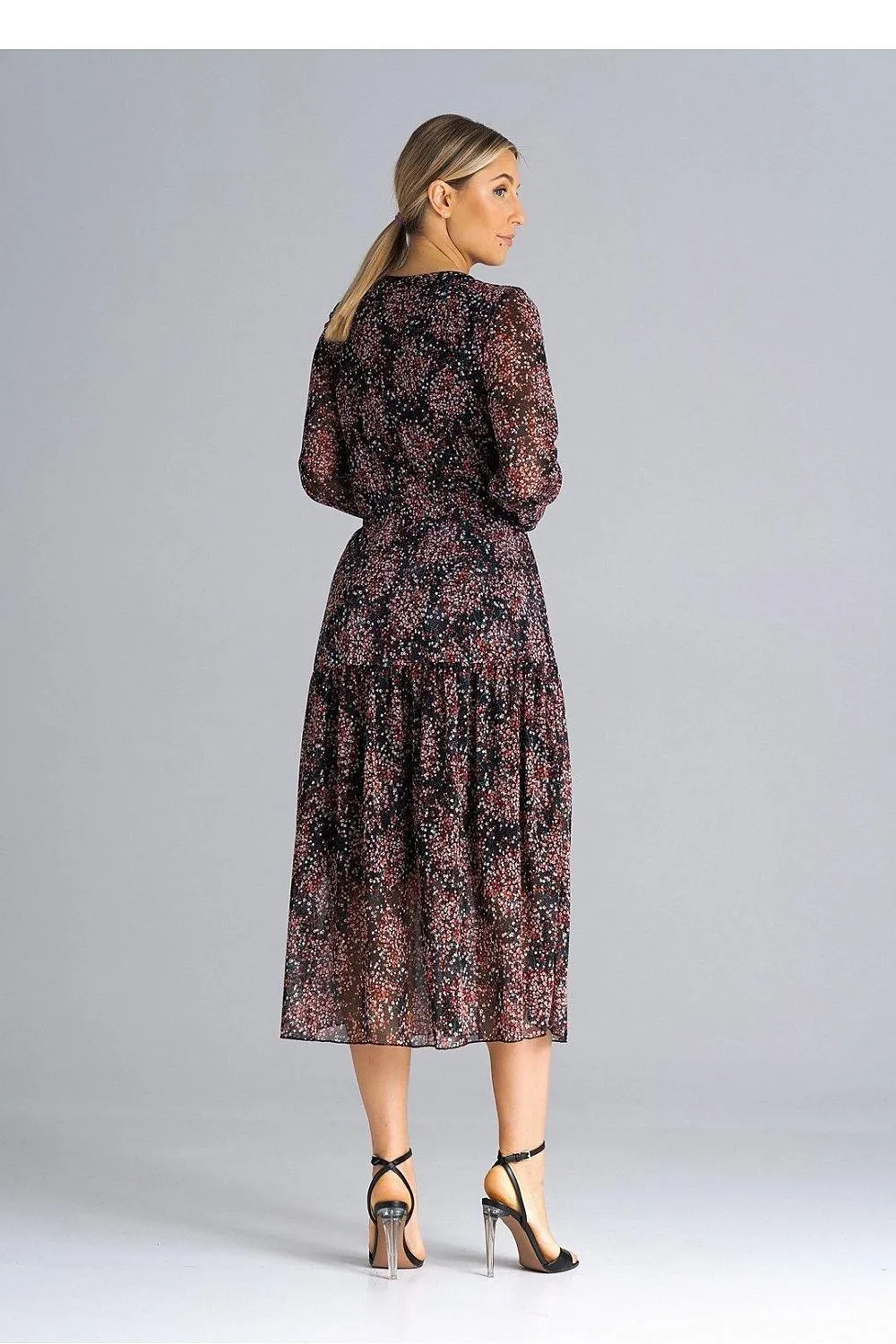 Elegant Everyday Dress with Curve-Enhancing Fit