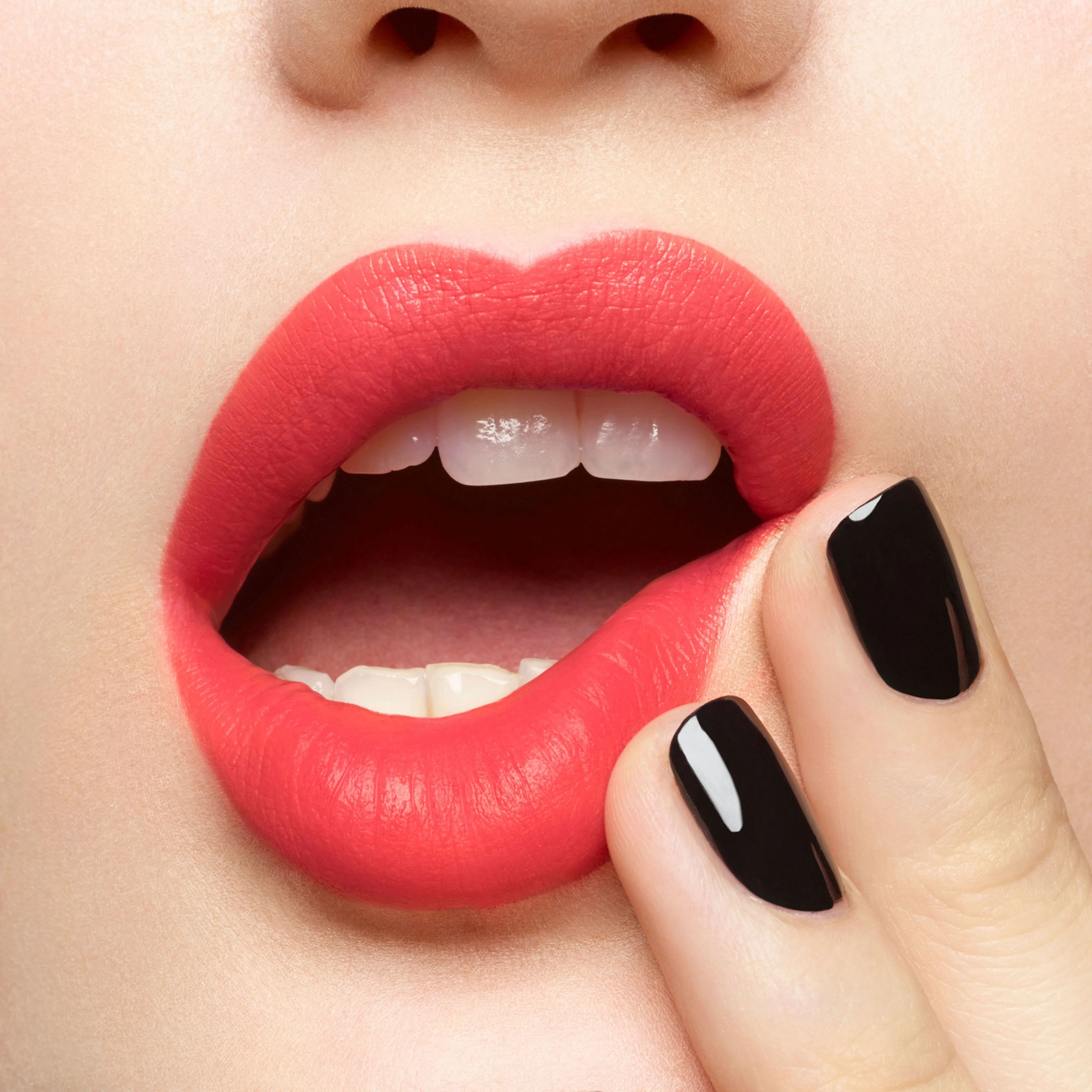 Rouge Pur Couture Satin Lipstick
