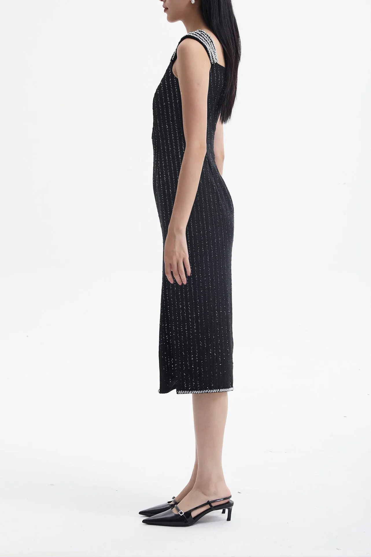 SPLIT FRONT DRESS IN BLACK